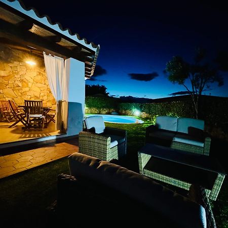 Villa Nadia Con Piscina Privata Budoni タナウネッラ エクステリア 写真