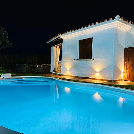 Villa Nadia Con Piscina Privata Budoni タナウネッラ エクステリア 写真