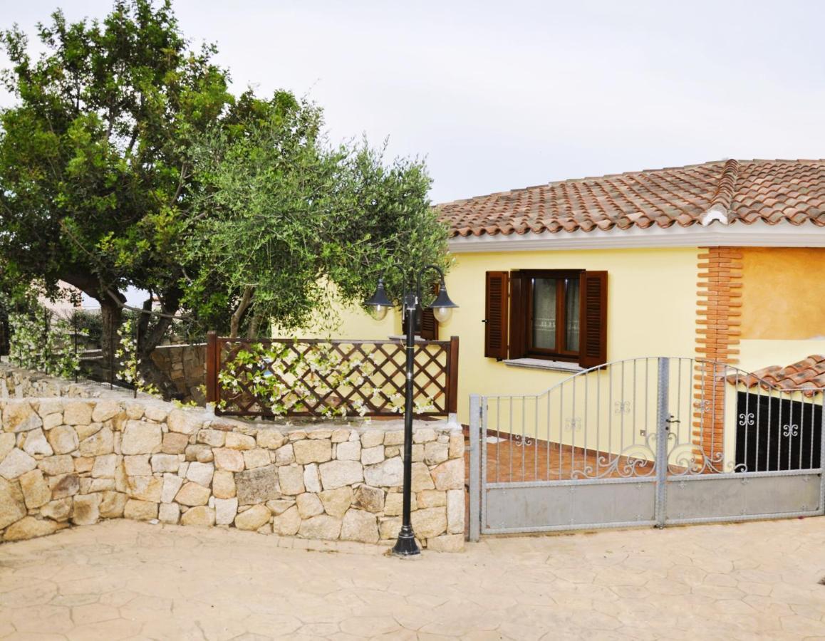 Villa Nadia Con Piscina Privata Budoni タナウネッラ エクステリア 写真