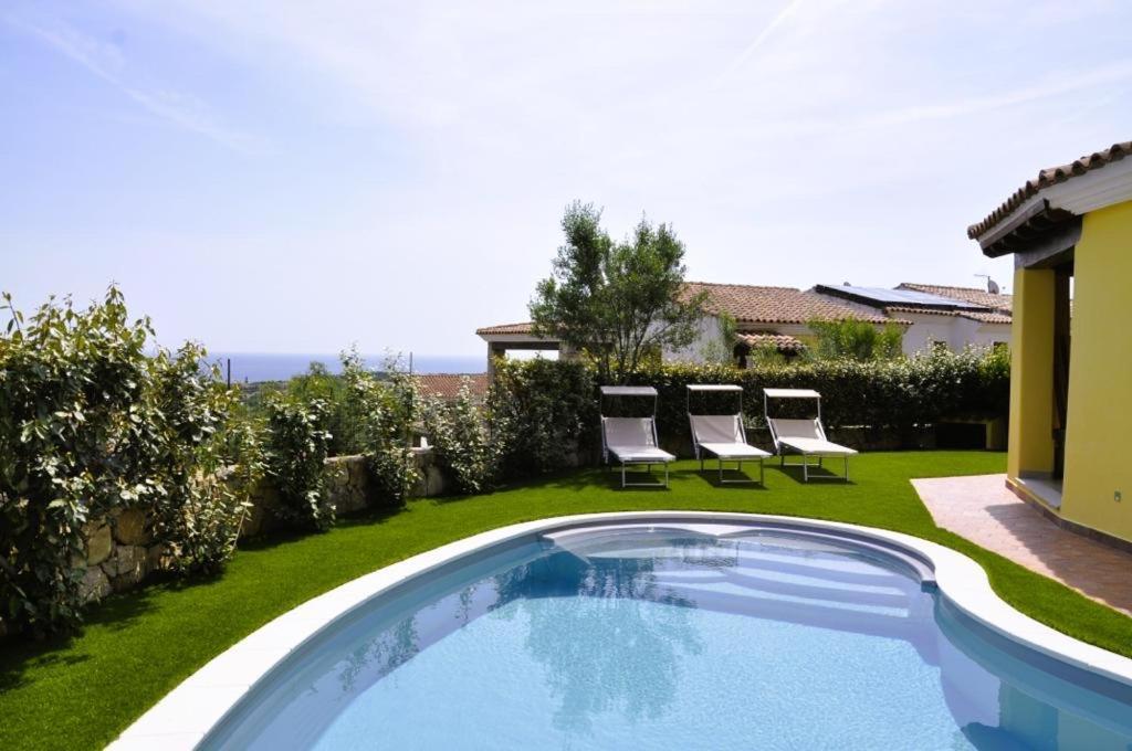 Villa Nadia Con Piscina Privata Budoni タナウネッラ エクステリア 写真
