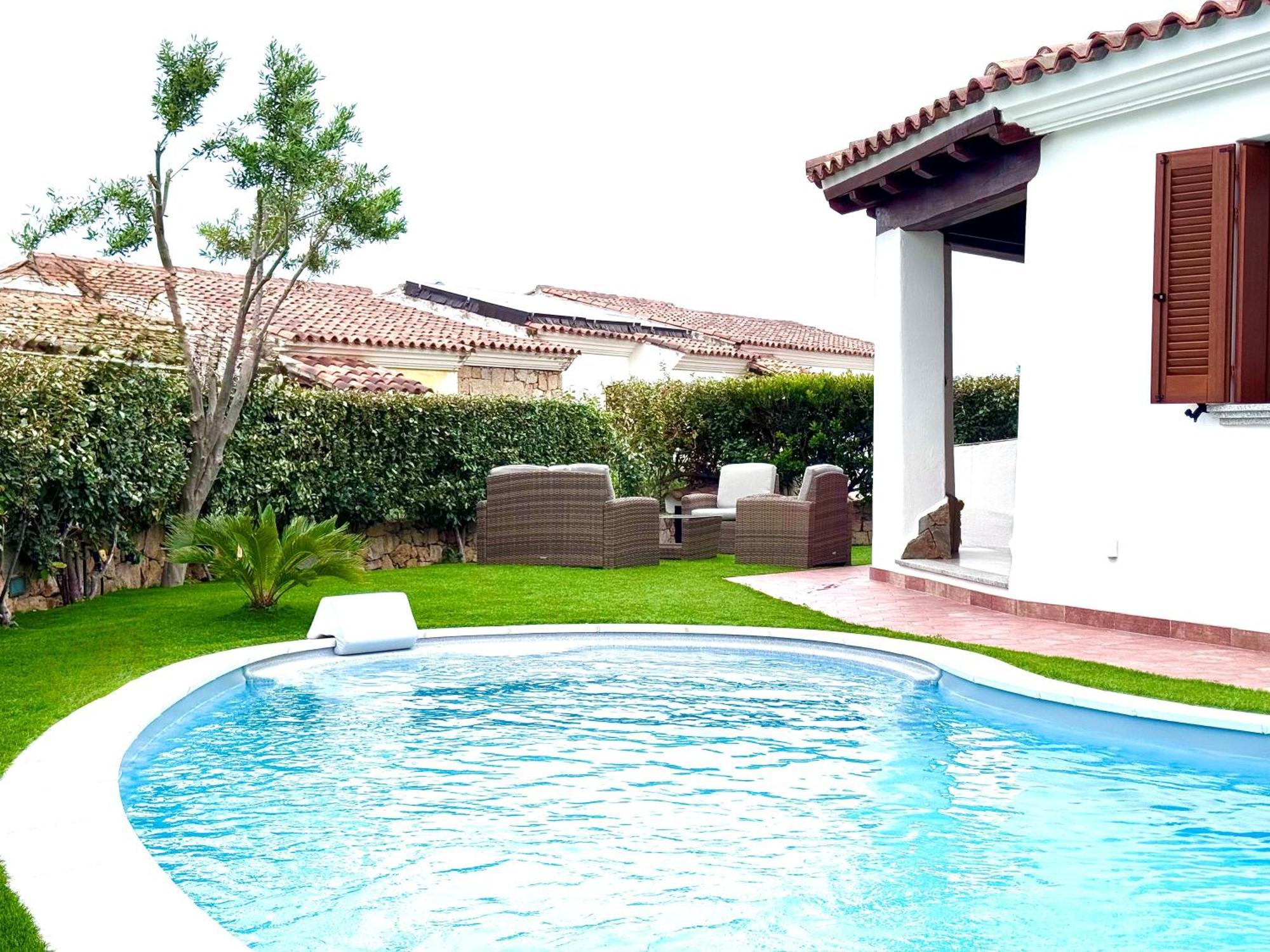 Villa Nadia Con Piscina Privata Budoni タナウネッラ エクステリア 写真